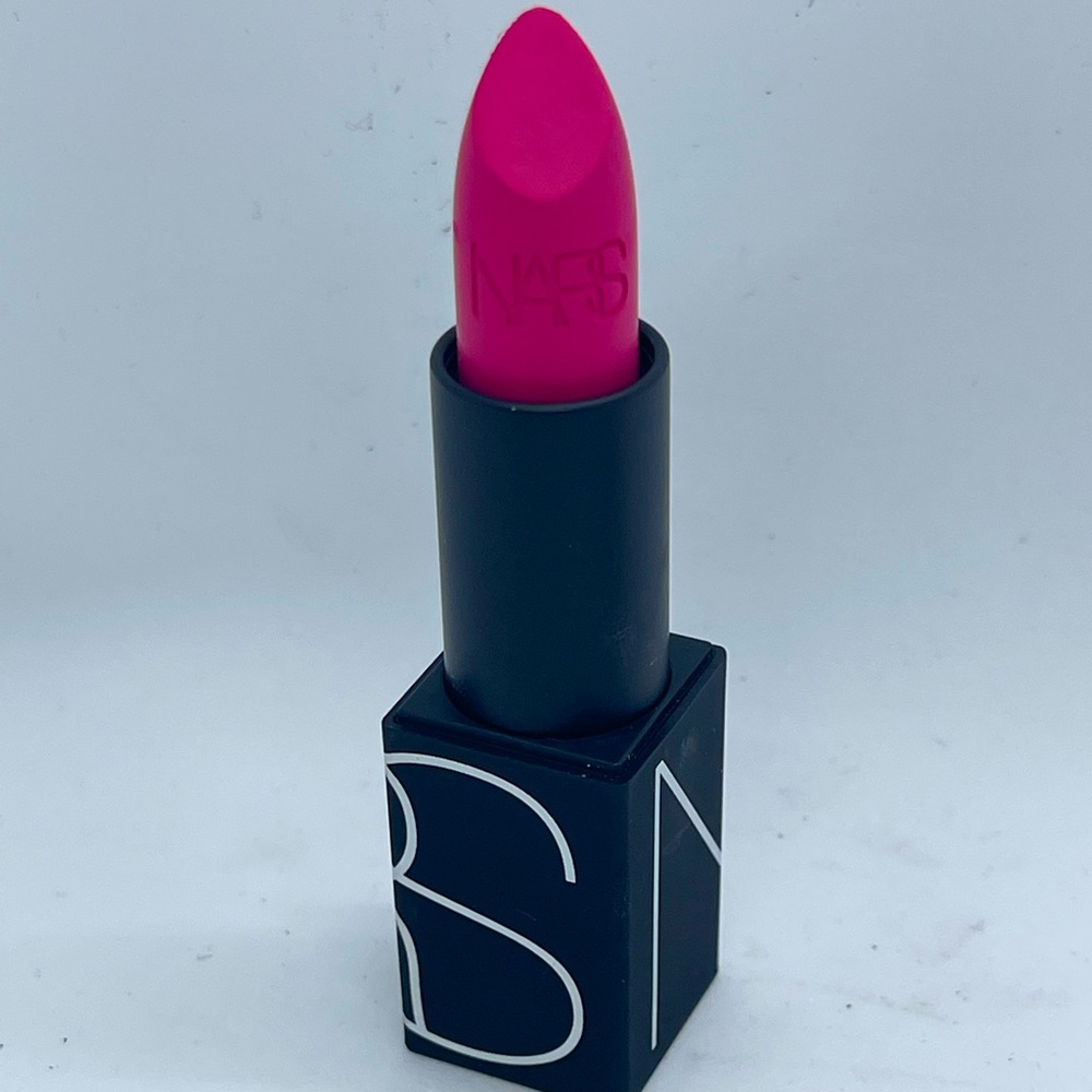 NARS Matte   lipstick